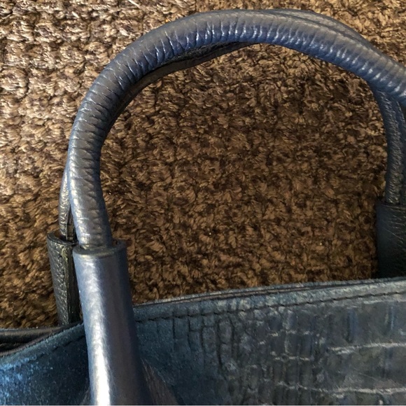 Beautiful beautiful alligator embossed suede and leather handbag - Picture 4 of 6